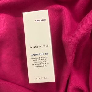 SkinCeuticals Hydrating B5 Gel on Vibrant Pink